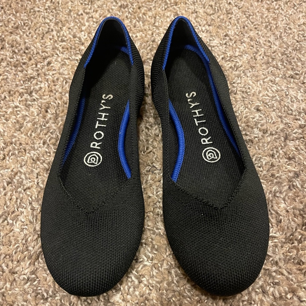 Black Rothy’s flats